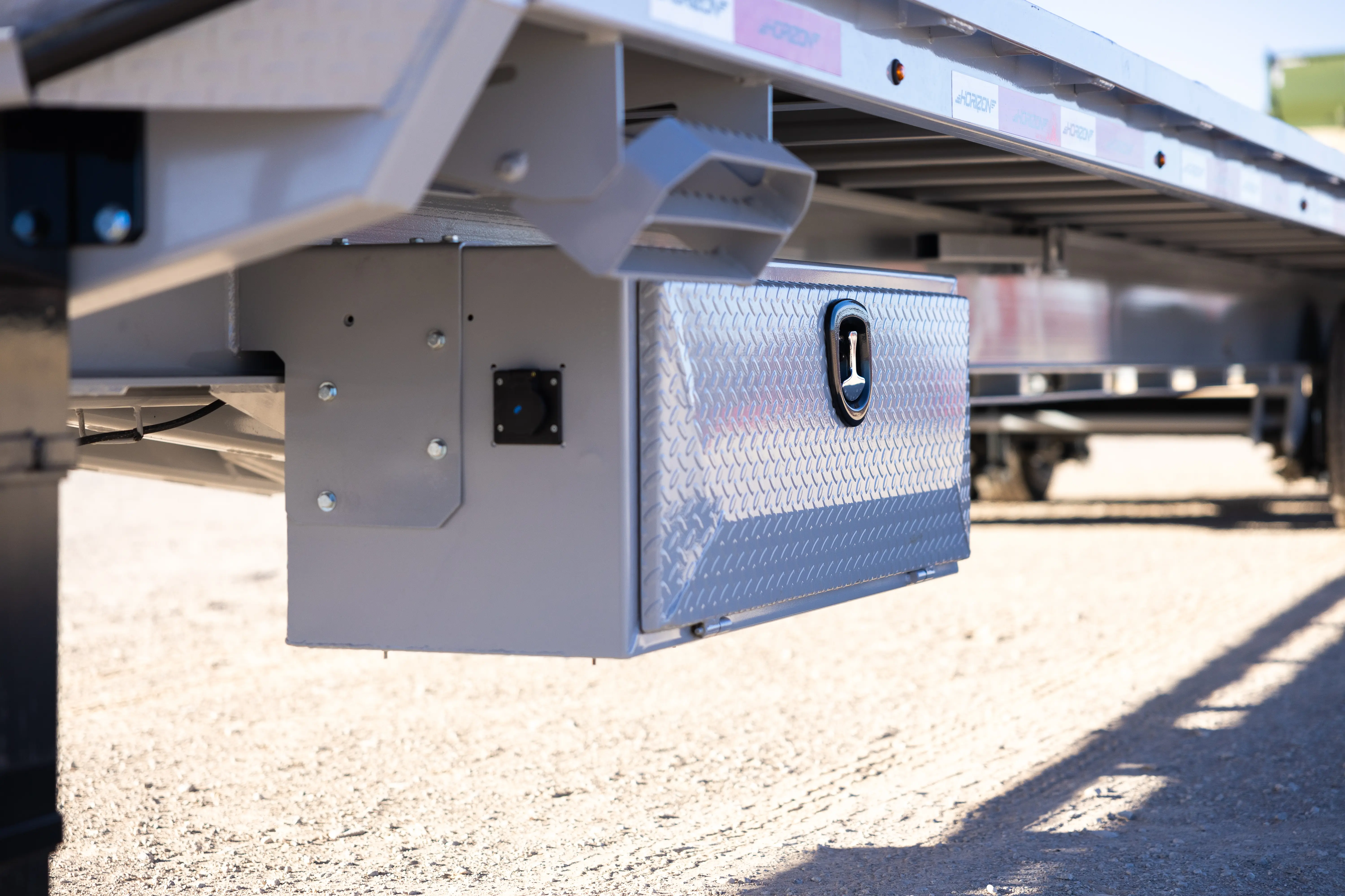 horizon trailers img